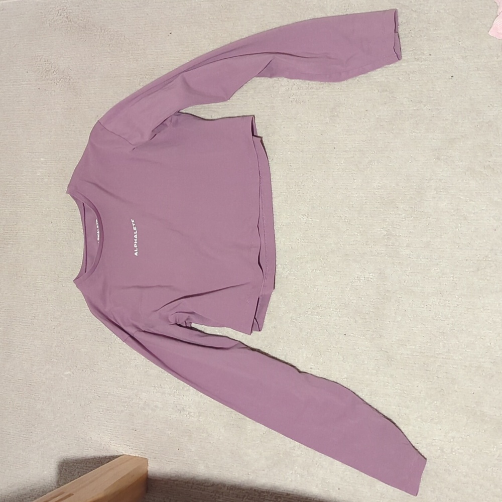 Alphalete Long Sleeve Cropped Tee